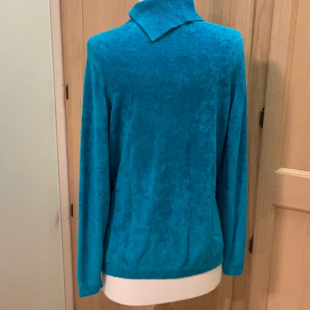 Turquoise - Picture 4 of 7